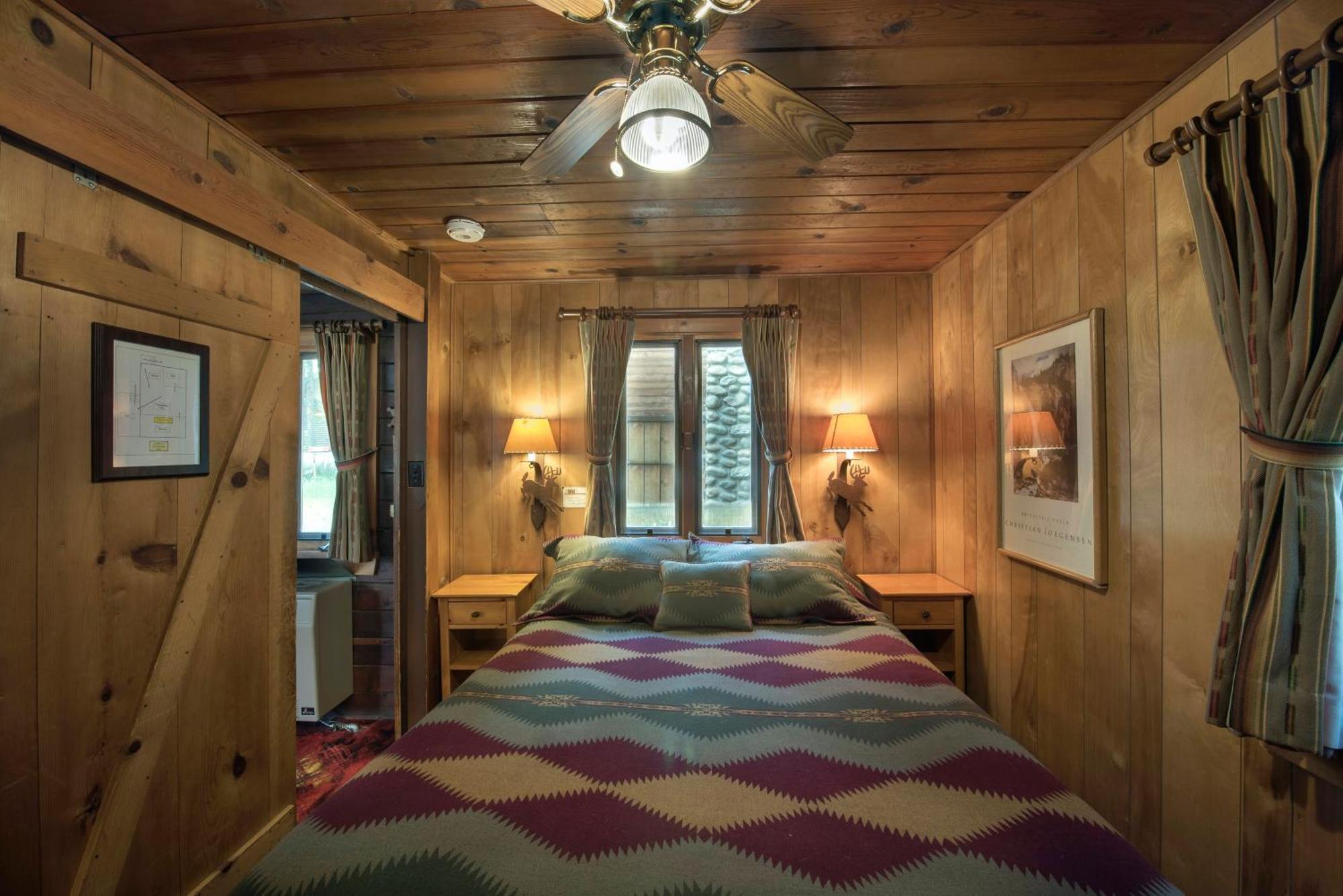 Chipmunk Hollow Holiday home Wawona